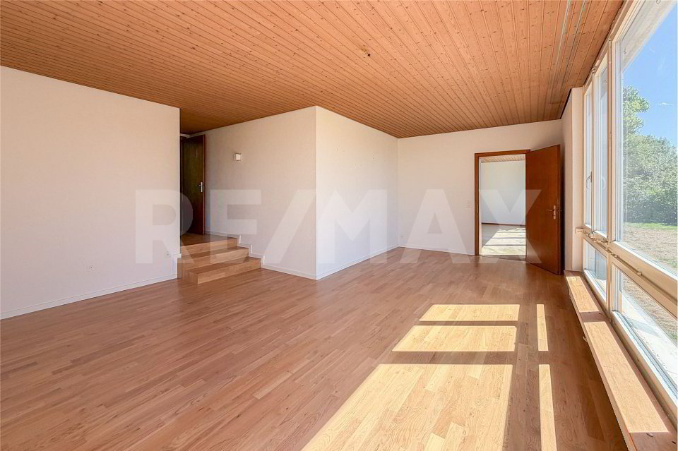 6.5 rooms House to buy in Möhlin - image 1/13