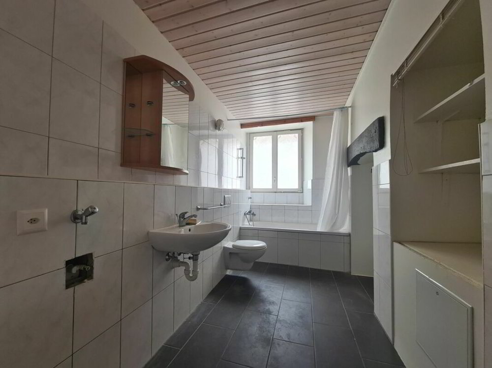 Appartement 3.5 pièces à louer à La Chaux-de-Fonds - image 1/6