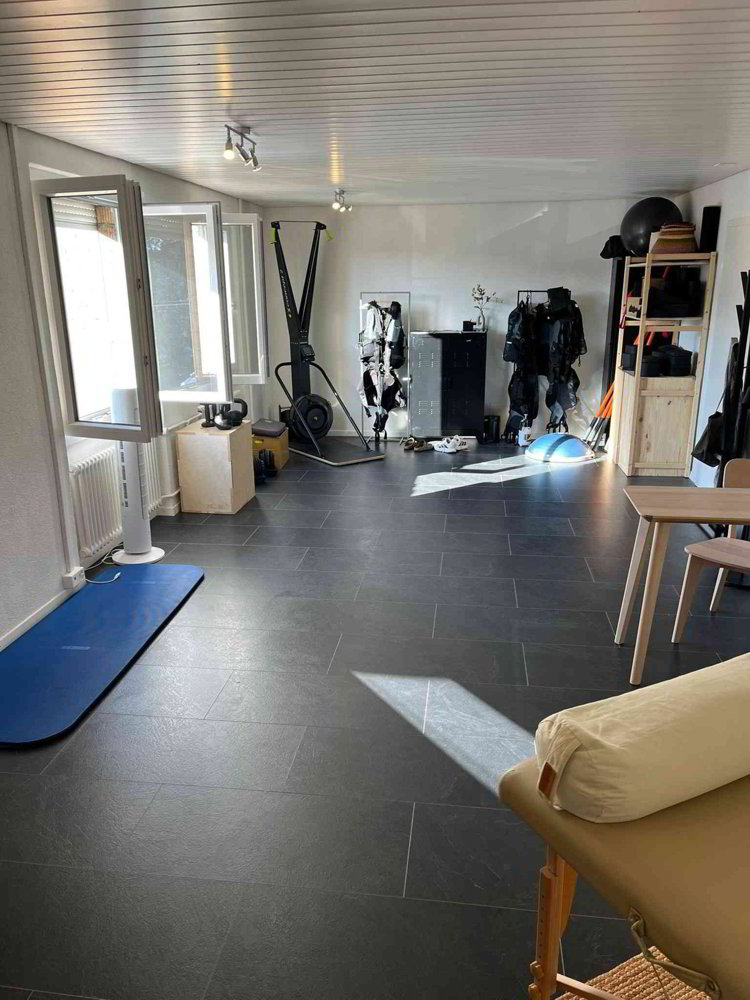 1 rooms Office & Commercial for rent in Thalwil - image 1/3