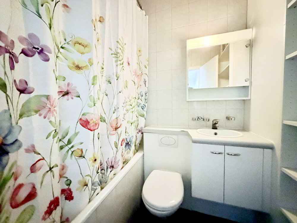 3 rooms Apartment for rent in La Chaux-de-Fonds - image 1/8