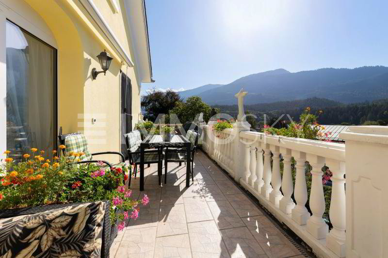 Maison 8 pièces à acheter à Tamins - image 1/5