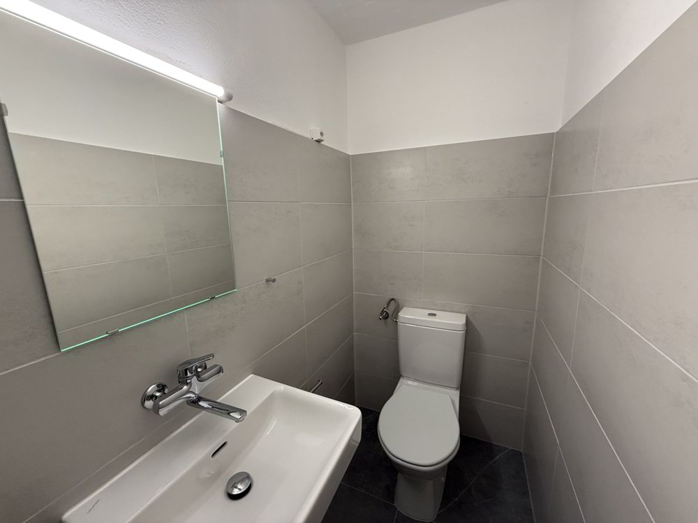 3 rooms Office & Commercial for rent in Delémont - image 1/8