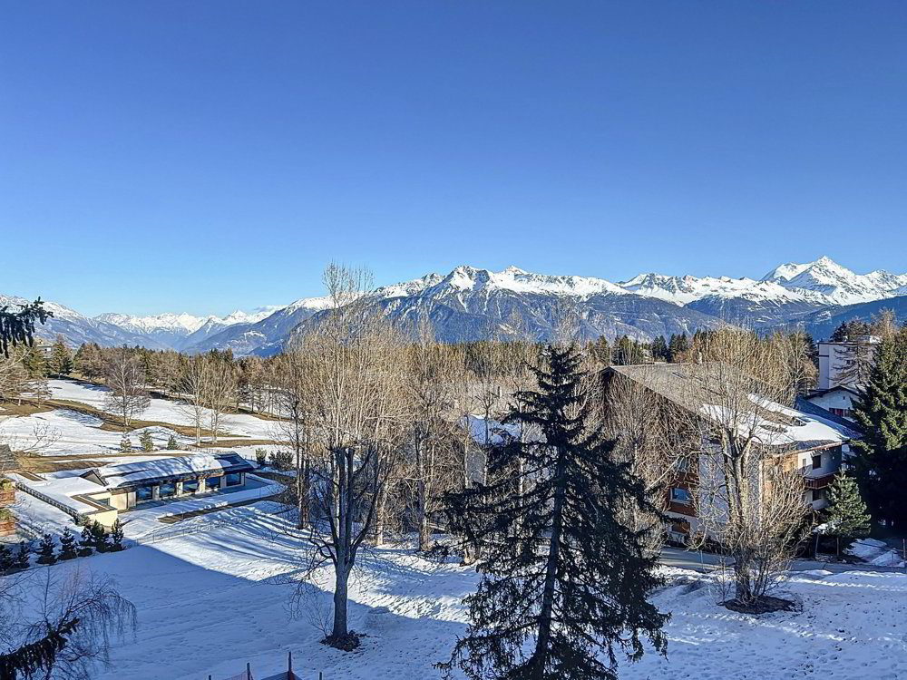 4.5 rooms Apartment for rent in Crans-Montana - image 1/12