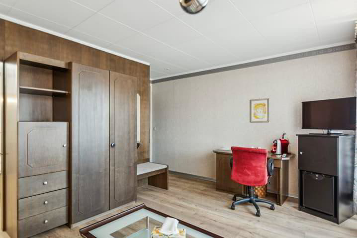 Bureau & Commerce 35 pièces à acheter à Saignelégier - image 1/13