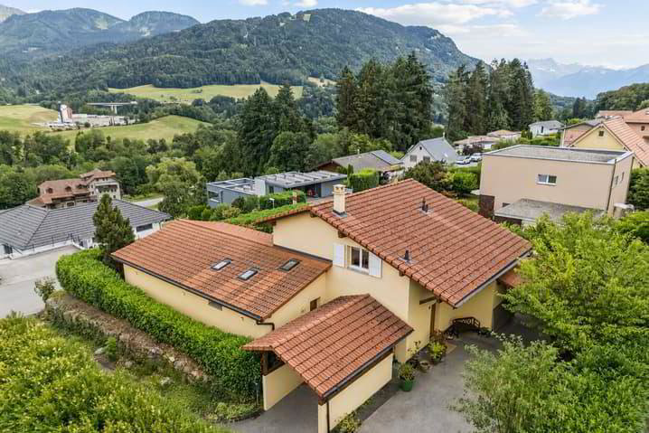 Casa di 7.5 locali in vendita a Châtel-St-Denis - immagine 1/11