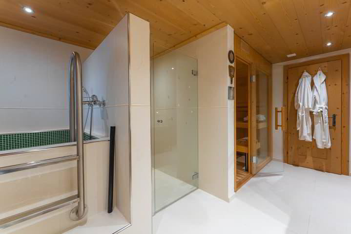 6.5 Zimmer Haus zum verkaufen in Zweisimmen - Bild 1/12