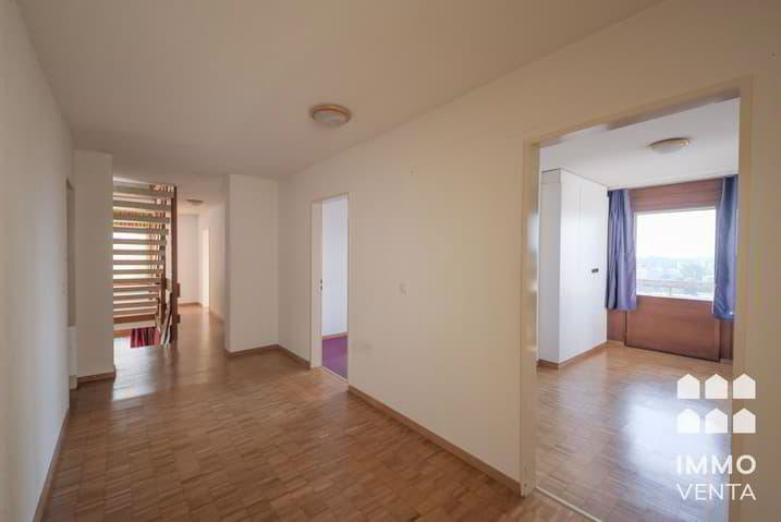 Casa di 12 locali in vendita a Biel/Bienne - immagine 1/11