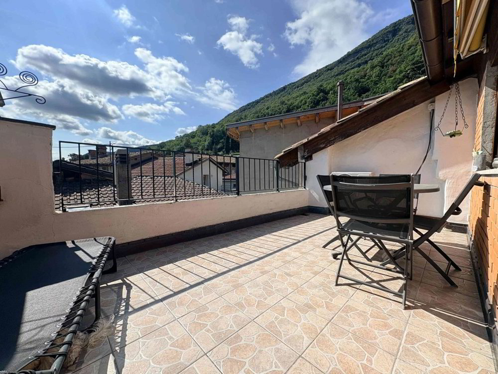 4.5 rooms House to buy in Riva San Vitale - image 1/13