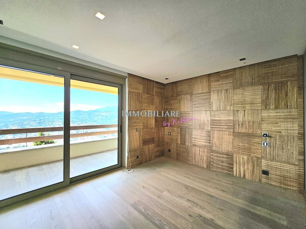 3 rooms Apartment to buy in Aldesago - image 1/13