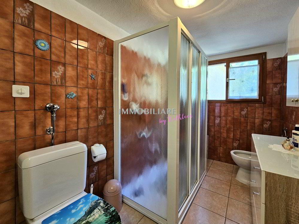 6 rooms House to buy in Loco - image 1/13