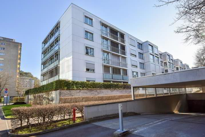 null rooms Car park, garage for rent in Ginevra - image 1/2