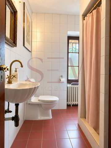 Maison 8 pièces à acheter à Bex - image 1/11
