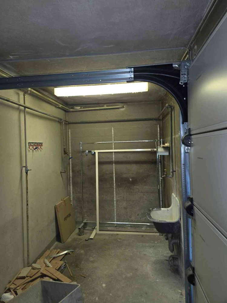 null rooms Car park, garage for rent in Derendingen - image 1/3