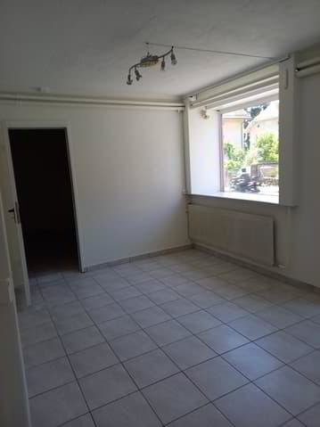 null rooms Office & Commercial for rent in Lausanne - image 1/4