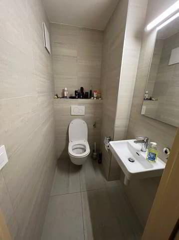 3 rooms Apartment to buy in Nyon - image 1/9