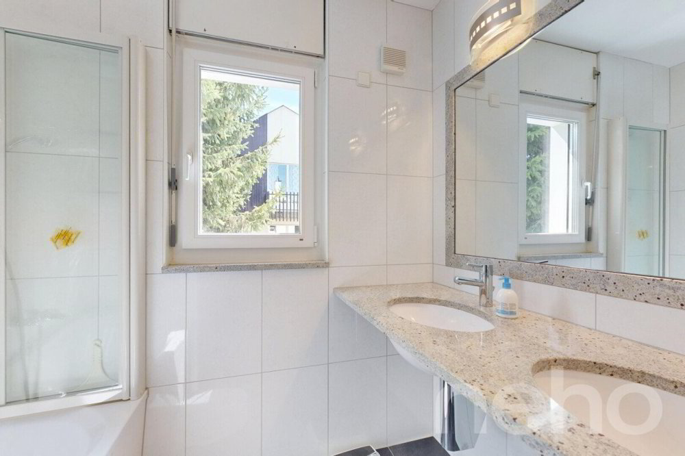 Casa di 7 locali in vendita a Riehen - immagine 1/12