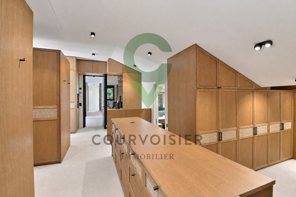 Maison 7 pièces à acheter à Dully - image 1/13