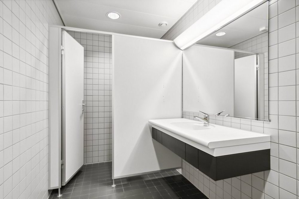 null rooms Office & Commercial for rent in Pratteln - image 1/12
