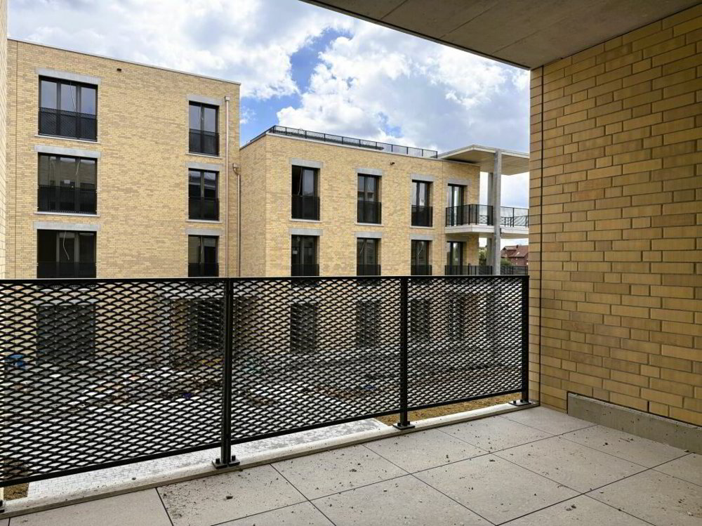 4 rooms Apartment to buy in Berg TG - image 1/13
