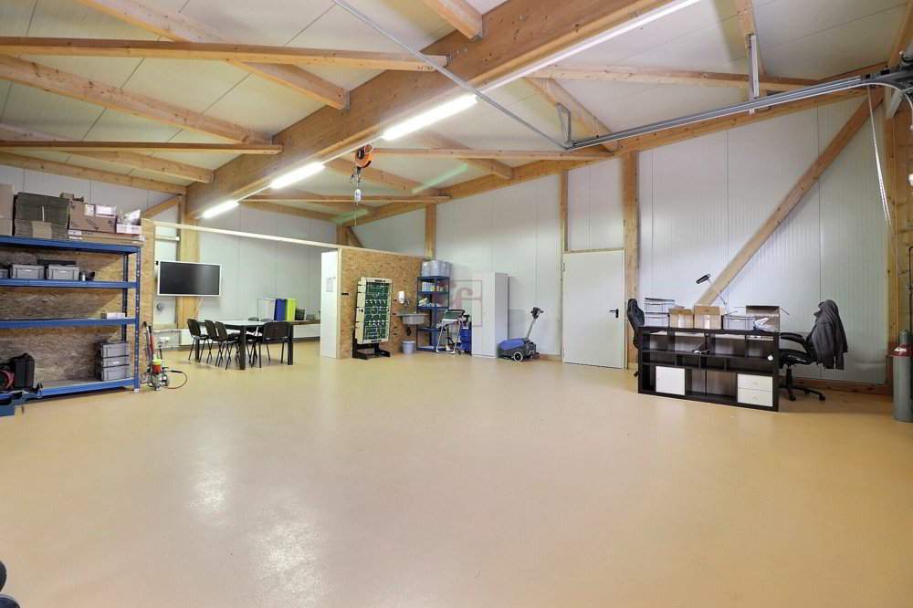 null rooms Office & Commercial to buy in Enney - image 1/7