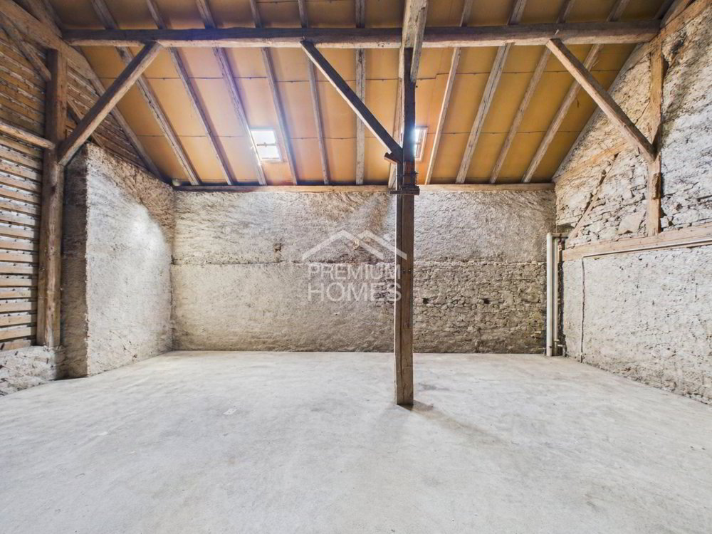 10 rooms Office & Commercial to buy in Payerne - image 1/13