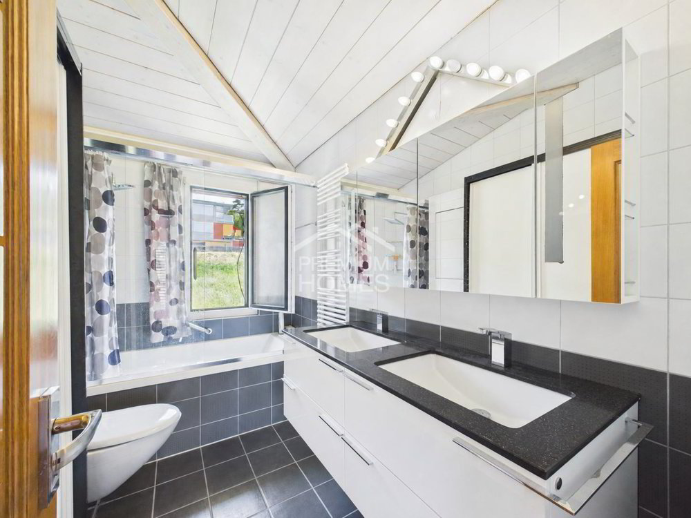8 rooms House to buy in Delémont - image 1/13