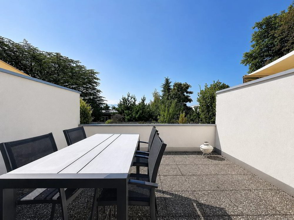 Mousquines: apartment with a 22m² south-facing terrace.