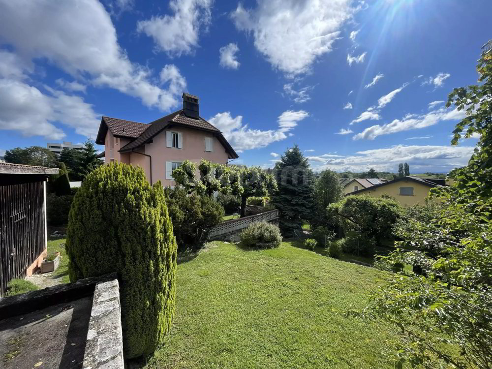 7 rooms Apartment to buy in Bevaix - image 1/8