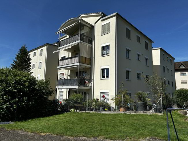 4 Zimmer Wohnung zum verkaufen in Uznach - Bild 1/1
