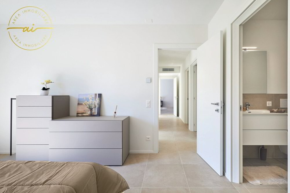 4 rooms Apartment to buy in Balerna - image 1/13