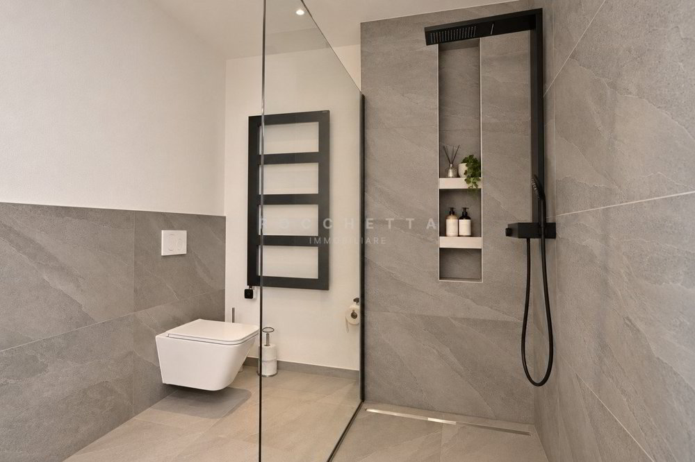 4 rooms Apartment to buy in Gordola - image 1/13