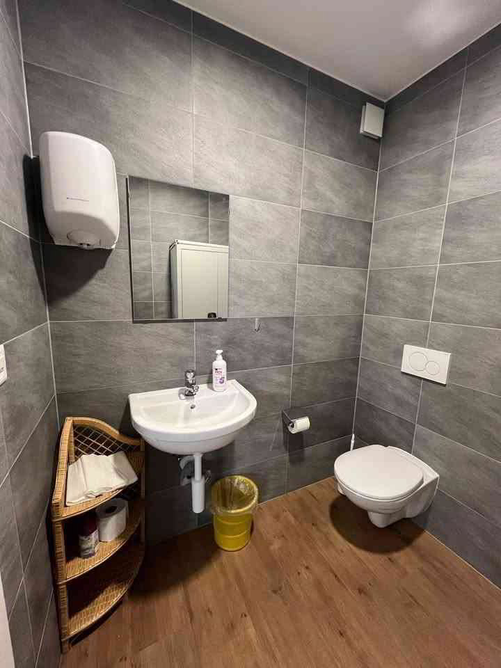 Local commercial - 75 m² avec WC - Ansicht 5