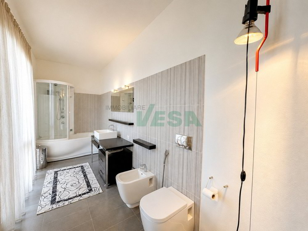 Casa di 14 locali in vendita a Lugano - immagine 1/13