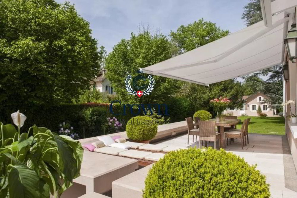 Casa di 13 locali in vendita a Chêne-Bougeries - immagine 1/2