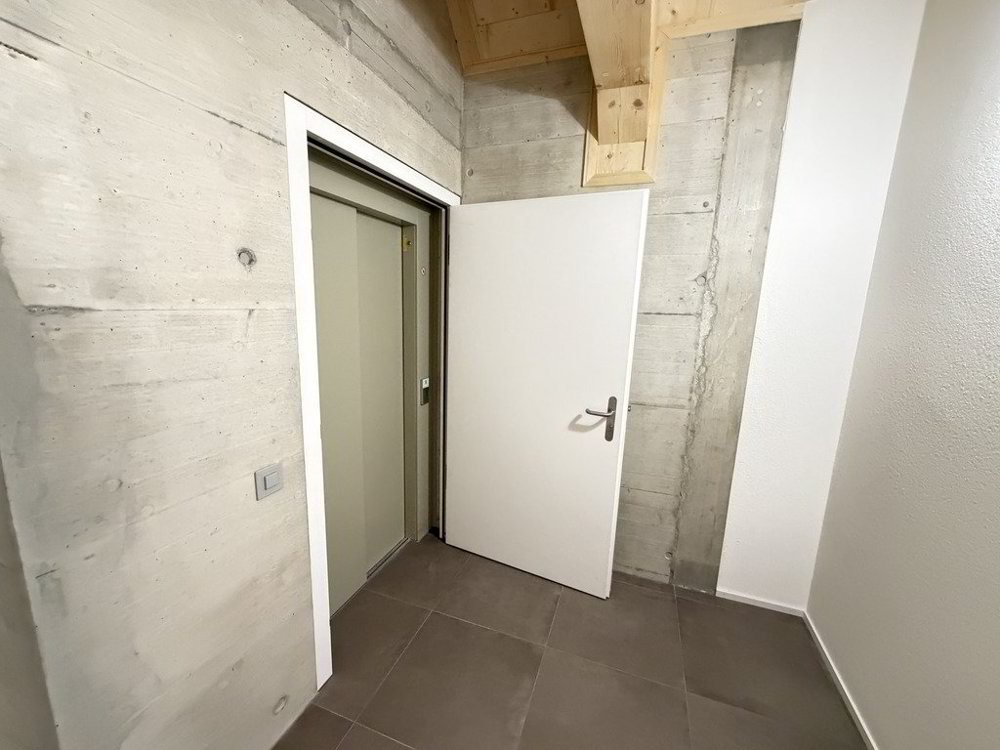 Appartamento di 3 locali in affitto a Coeuve - immagine 1/11