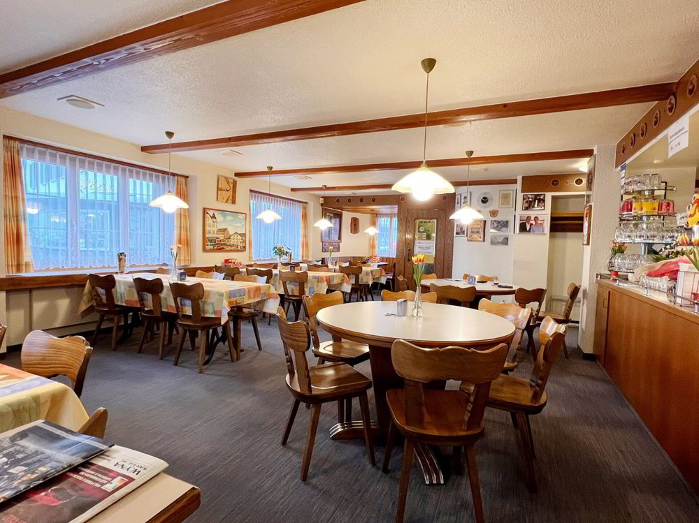 Restaurant Central mit Wohnung und Garage - Ansicht 5