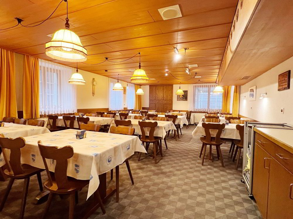 Restaurant Central mit Wohnung und Garage - Mehr