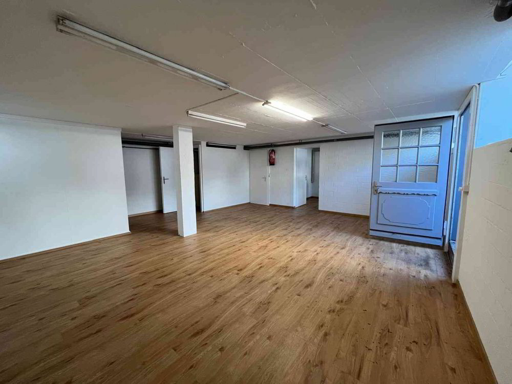 Büro-/Hobbyraum mit Parkplatzmöglichkeit - Ansicht 3