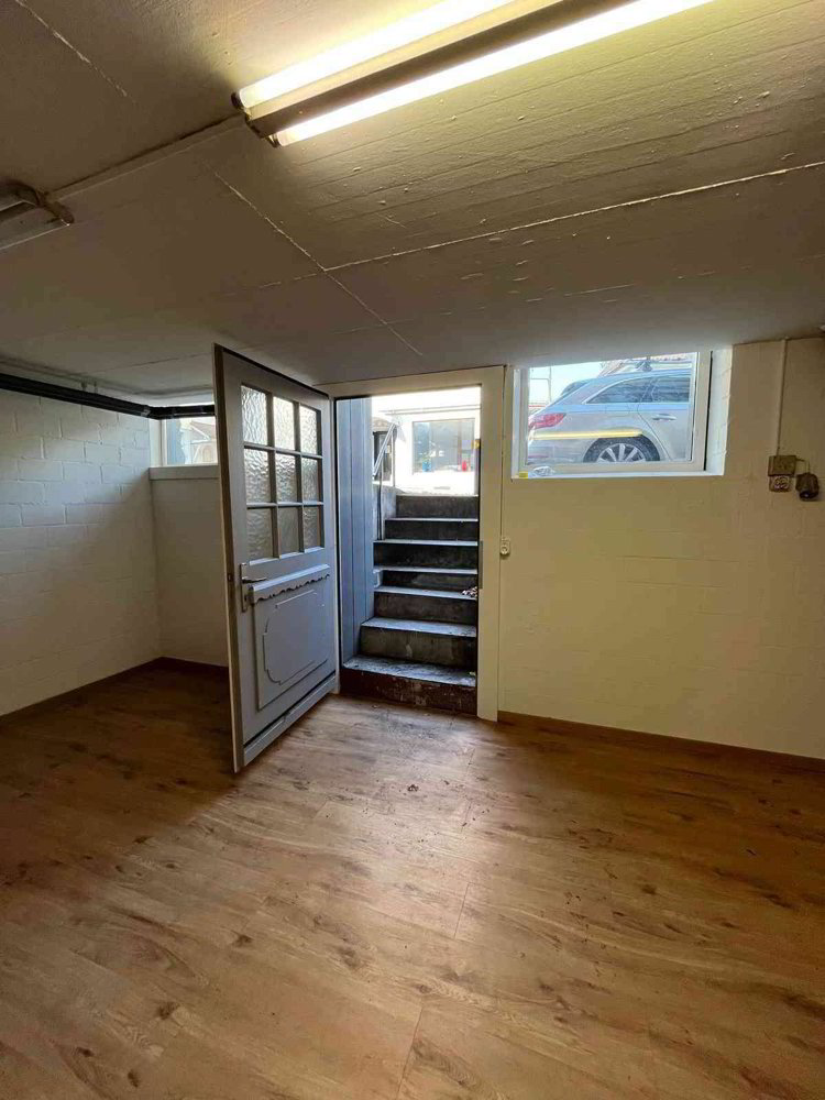 Büro-/Hobbyraum mit Parkplatzmöglichkeit - Mehr