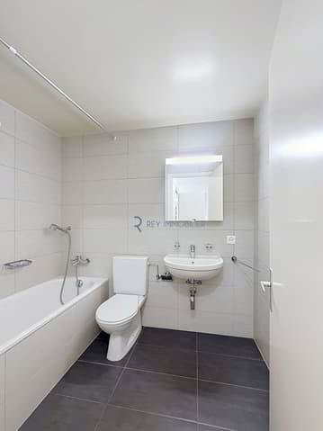 Appartement 5 pièces à louer à Genève - image 1/6