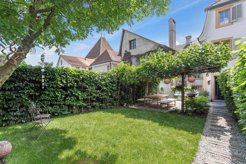 14 rooms House to buy in Estavayer-le-Lac - image 1/8