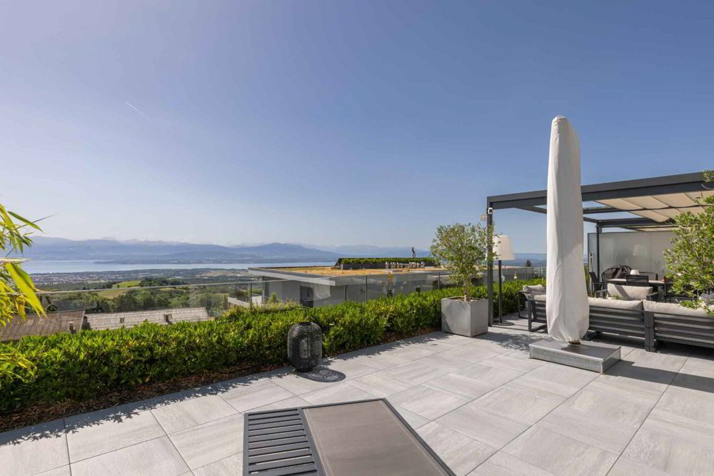 5 rooms Apartment to buy in Arzier-Le Muids - image 1/13