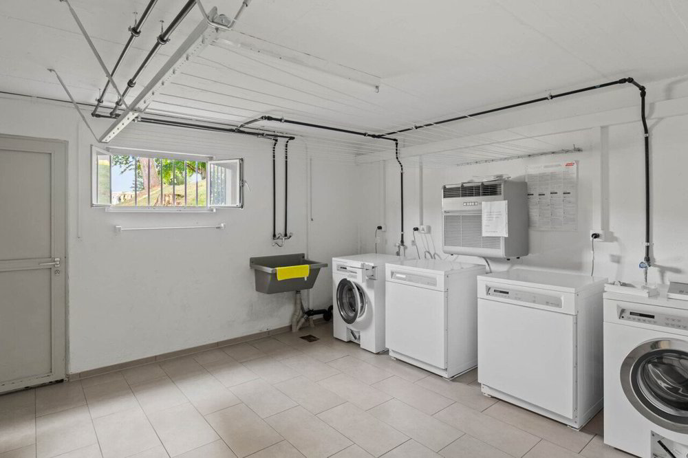 null rooms House to buy in Reconvilier - image 1/7