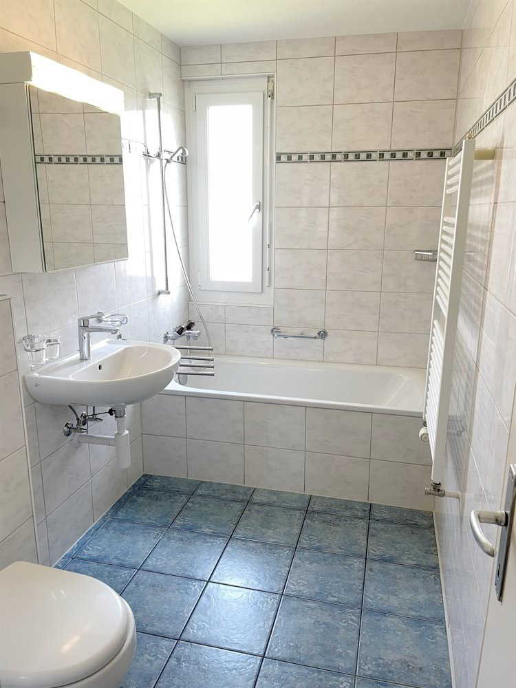 4 rooms Apartment for rent in Emmenbrücke - image 1/6