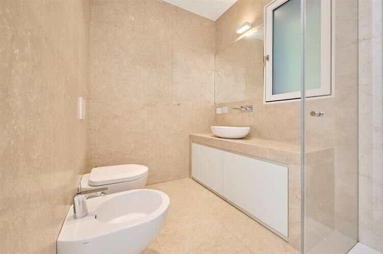 Maison 5 pièces à acheter à Lugano - image 1/1