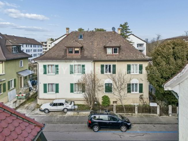 Casa di 7 locali in vendita a Birsfelden - immagine 1/1