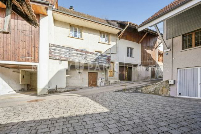Casa di 5 locali in vendita a Densbüren - immagine 1/1