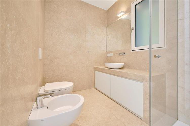 Maison 5 pièces à acheter à Lugano - image 1/1