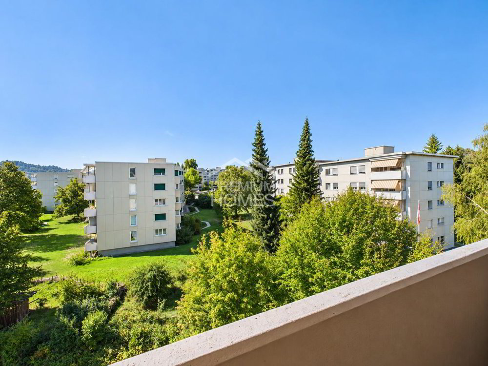 5 rooms Apartment to buy in St. Gallen - image 1/13