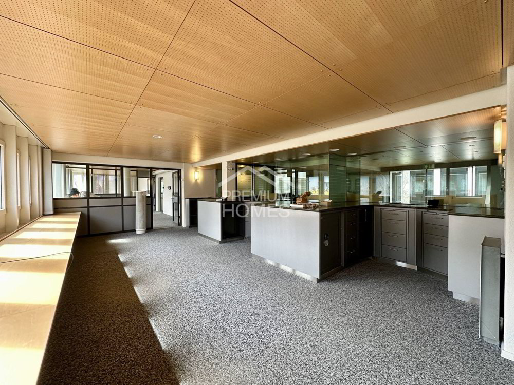 20 Zimmer Büro zum verkaufen in Ueberstorf - Bild 1/4
